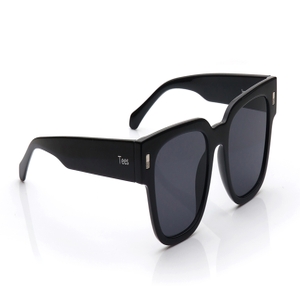 Image 2 of Grey Wayfarer Sunglasses for Men and Women from Tees By Fastrack Available at Titan Eye+